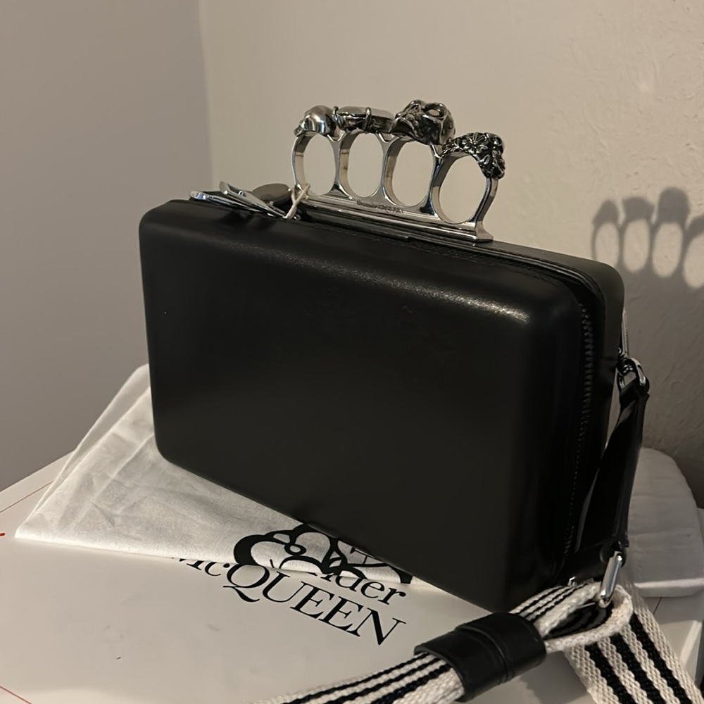 New authentic Alexander McQueen bag - Picture 5 of 11